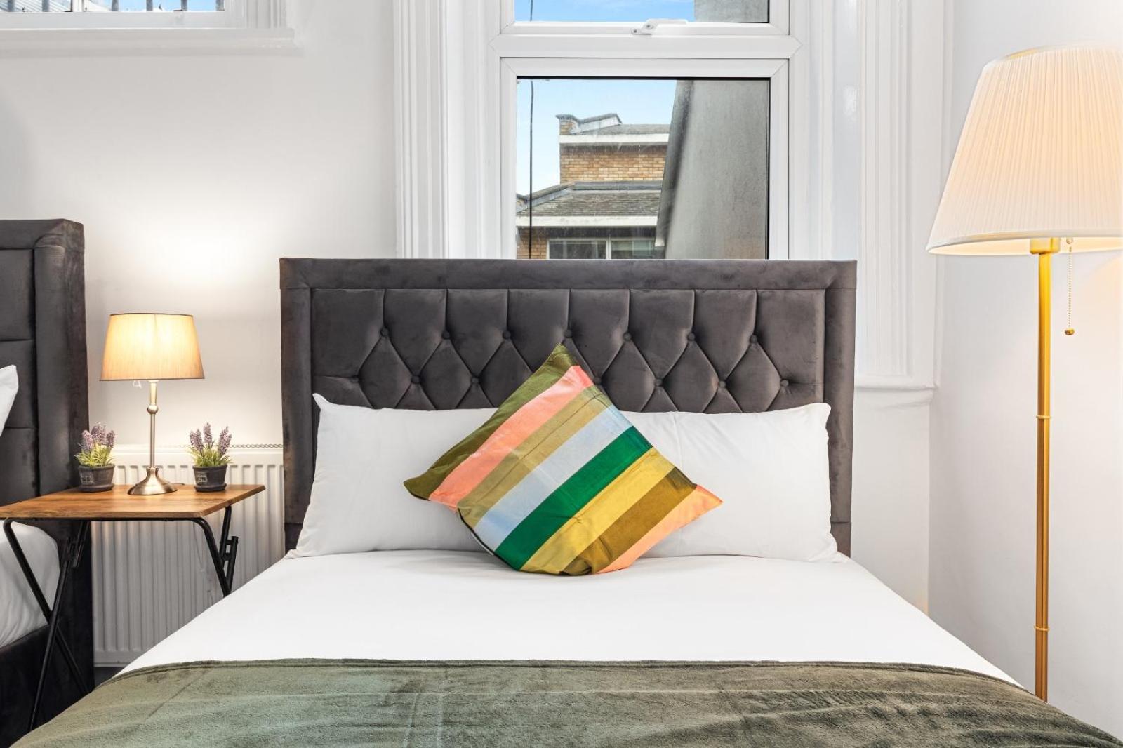 1b Flat, Sleeps 5 In Finchley Tw18 Appartamento