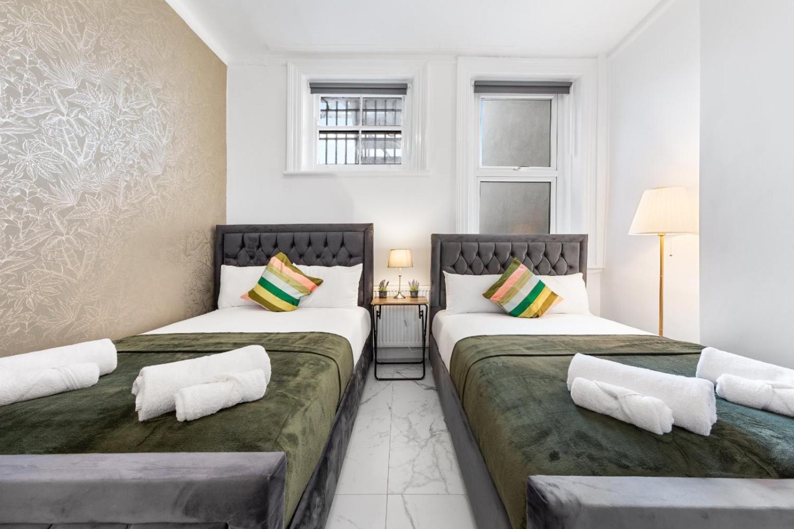 Appartamento 1b Flat, Sleeps 5 In Finchley Tw18 Londra